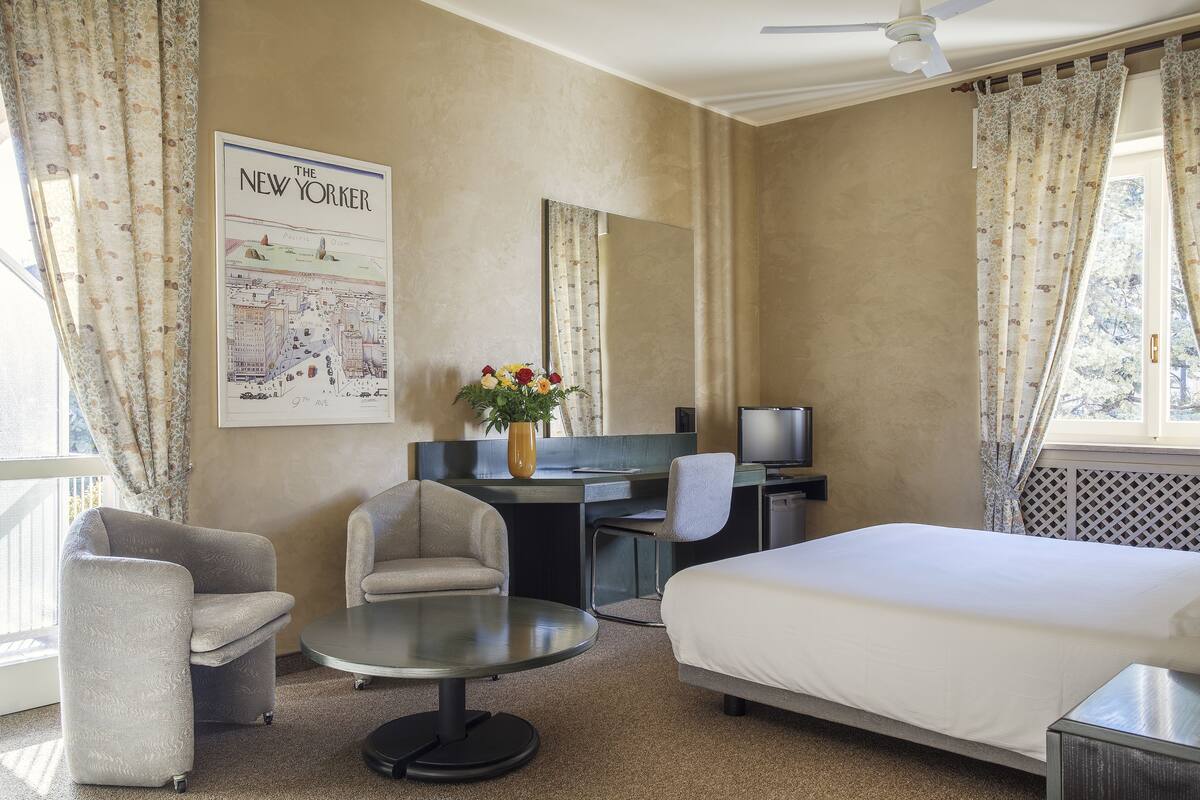 minibar, in-room safe, desk, blackout curtains