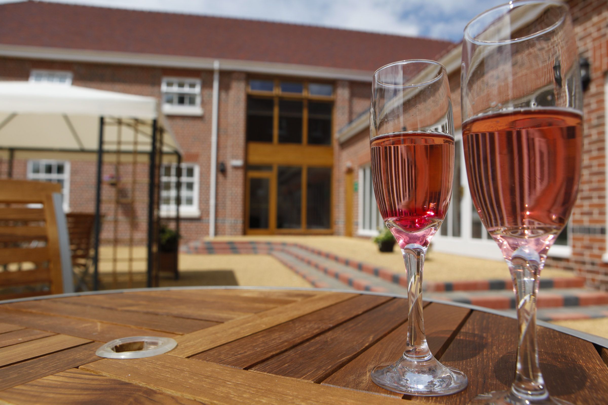 المنشأة من الداخل