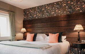 Habitación doble ejecutiva, 1 cama matrimonial | Decoración personalizada, muebles diferentes y escritorio 