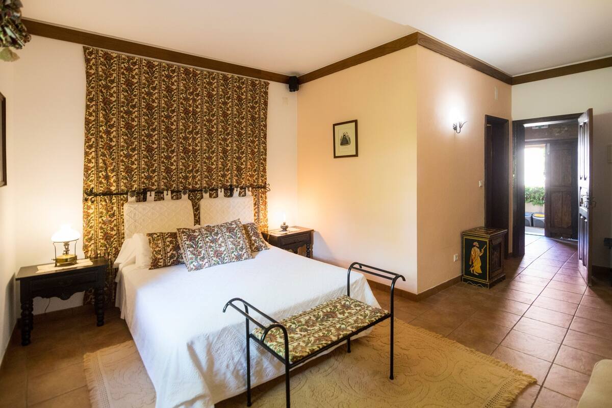 Double Room | Free WiFi