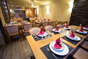 Food court - Hotel Restaurant Les Edelweiss (Cauterets)