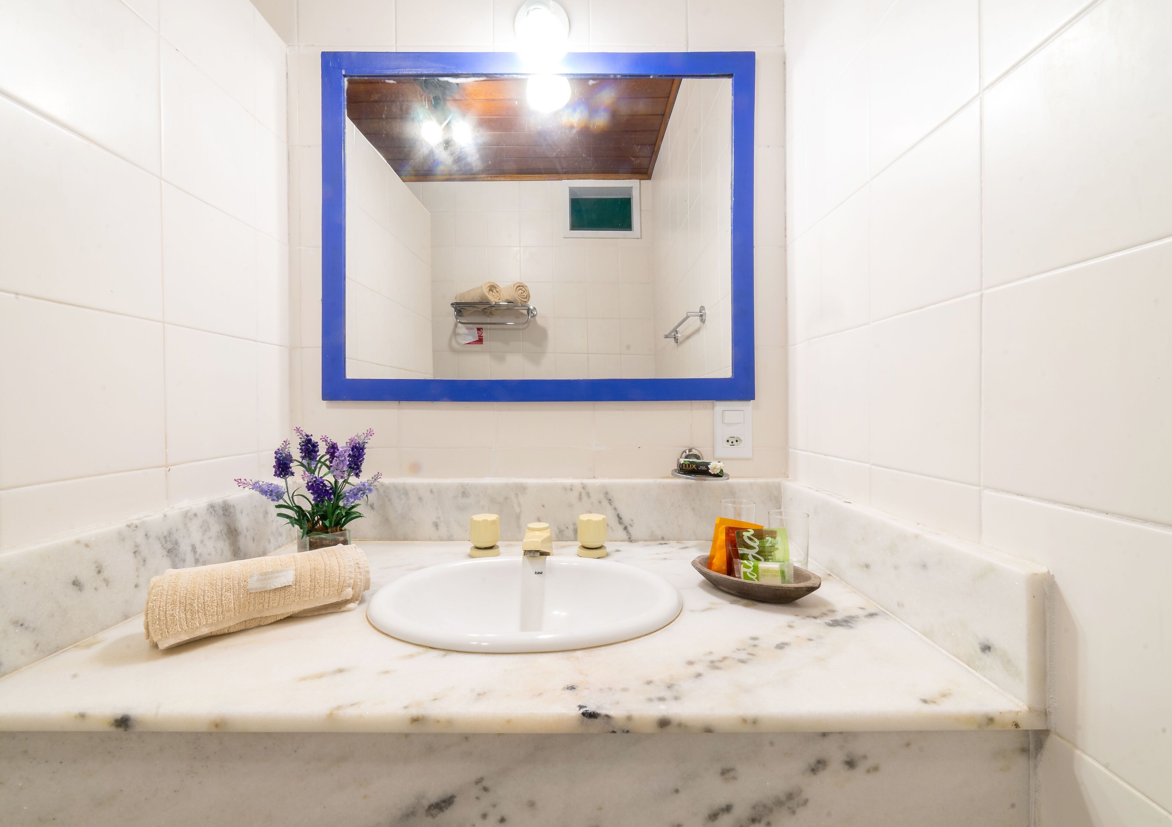 superior suite | bathroom | shower, hair dryer, towels