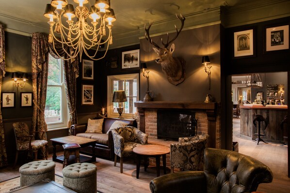 Lobby sitting area - The White Buck (Ringwood)