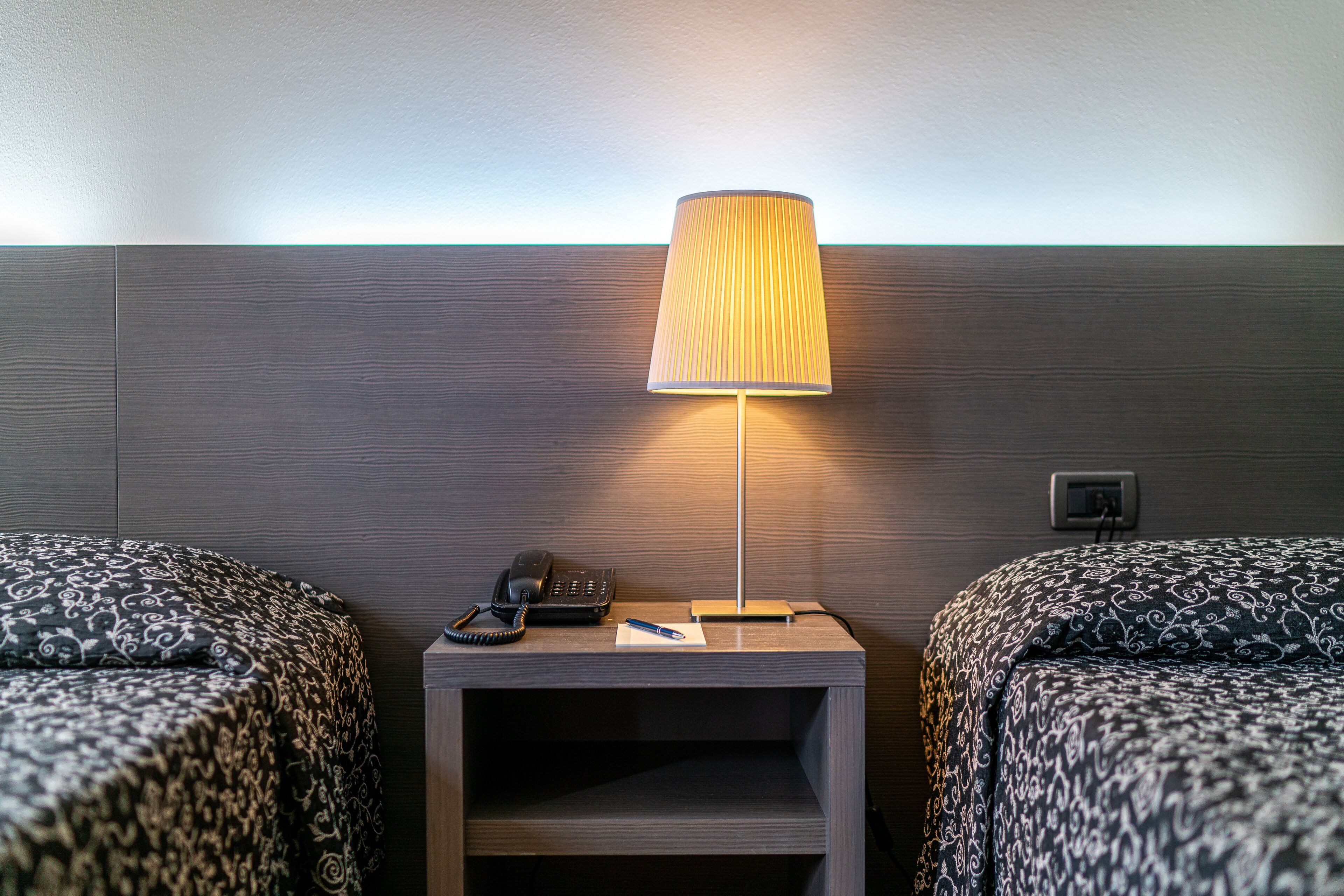 standard triple room | 1 bedroom, minibar, in-room safe, desk