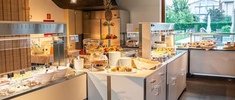Petit déjeuner buffet compris tous les jours