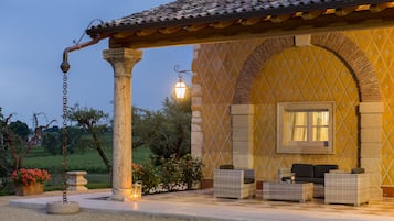 2 ristoranti, aperti a colazione, a pranzo e a cena, cucina italiana