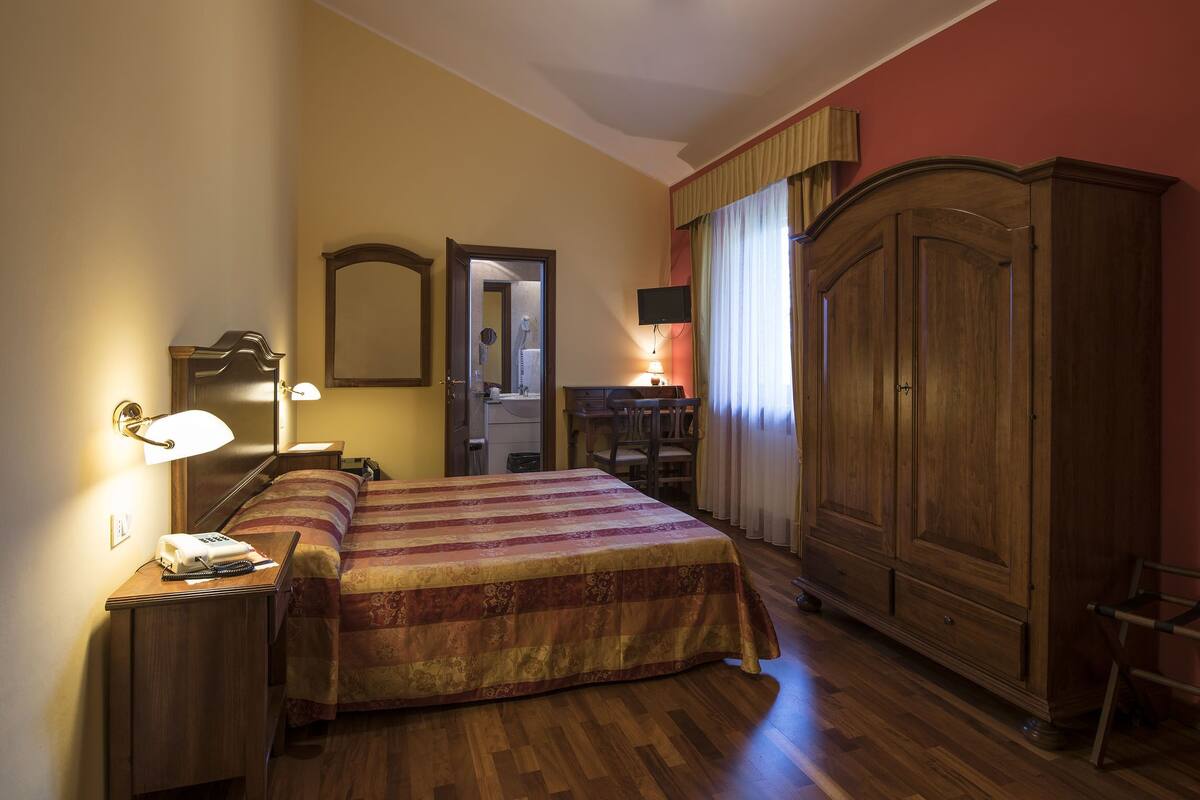 triple room | down duvets, in-room safe, desk, free wifi