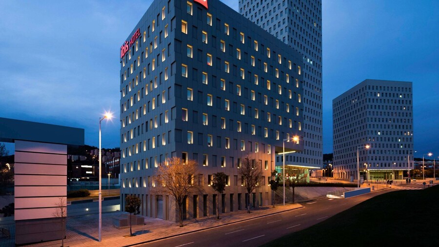 ibis Barcelona Santa Coloma