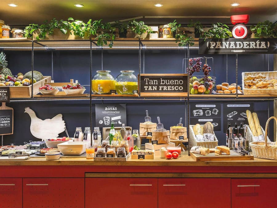 Café da manhã com buffet todos os dias mediante uma taxa