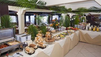 Petit déjeuner buffet compris tous les jours