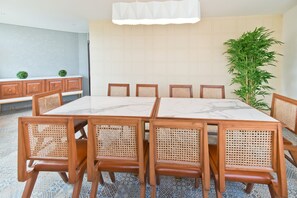 Tempat makan keluarga
