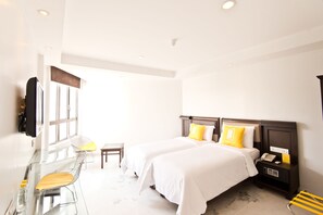 Chambre Supérieure avec lits jumeaux | Literie de qualité supérieure, coffres-forts dans les chambres, bureau