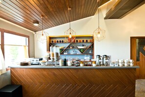Breakfast area