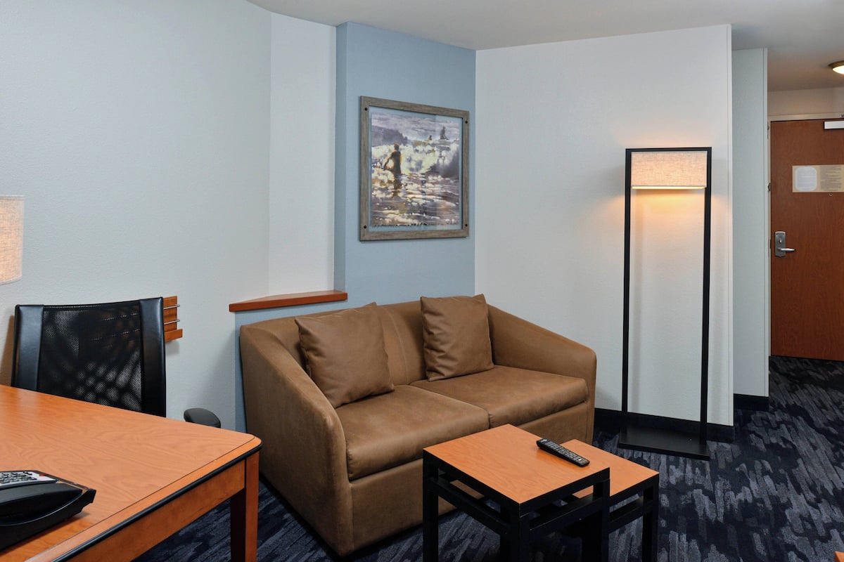 Junior Suite, 1 Bedroom, Non Smoking | Living room