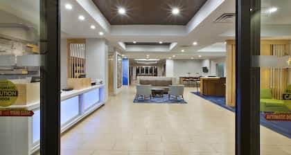 Holiday Inn Express Hotel & Suites Niles by IHG