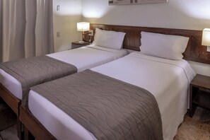Kamar Keluarga | Brankas, tirai kedap cahaya, setrika/meja setrika, dan Wi-Fi gratis