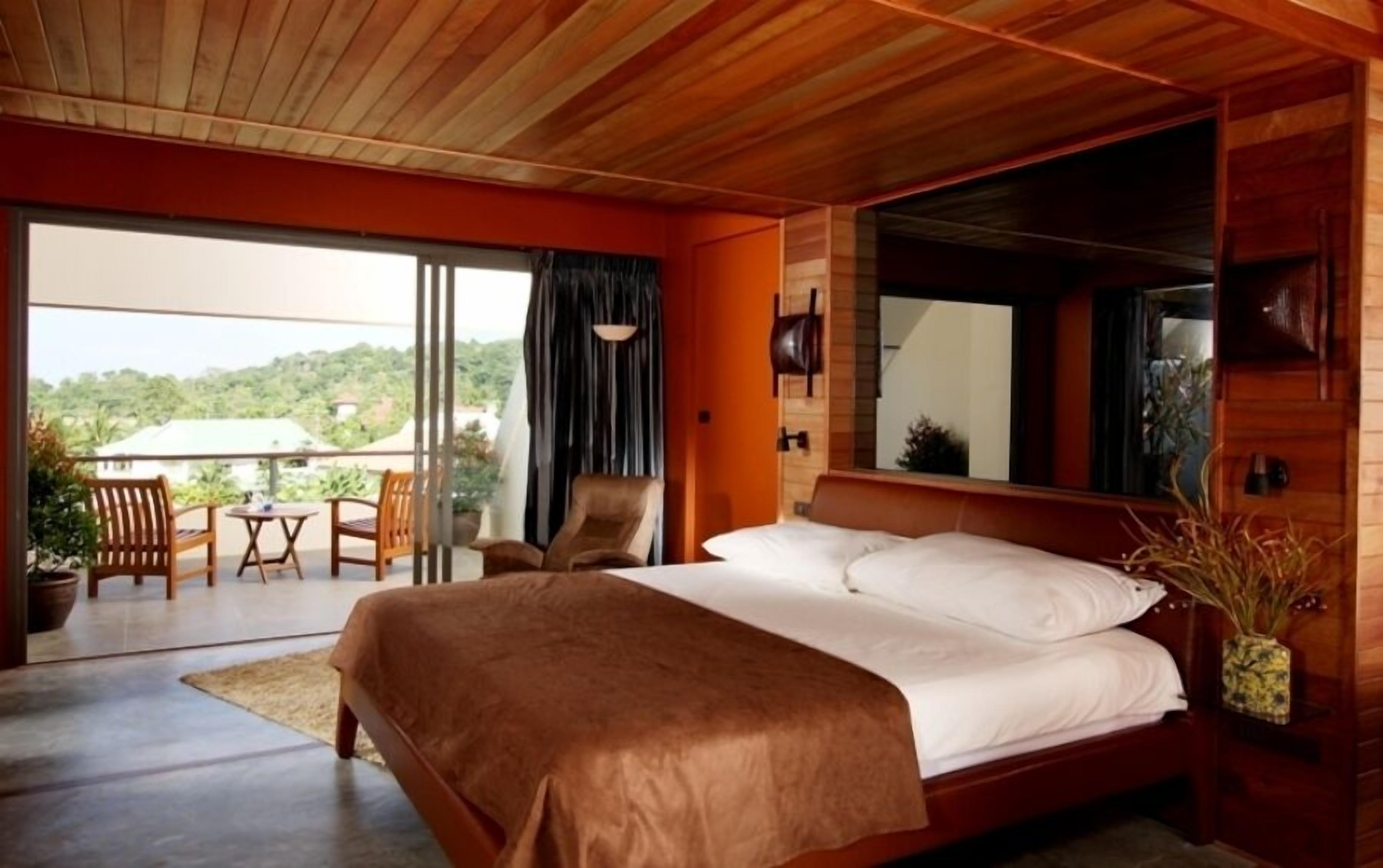 Free minibar, in-room safe, individually decorated, desk