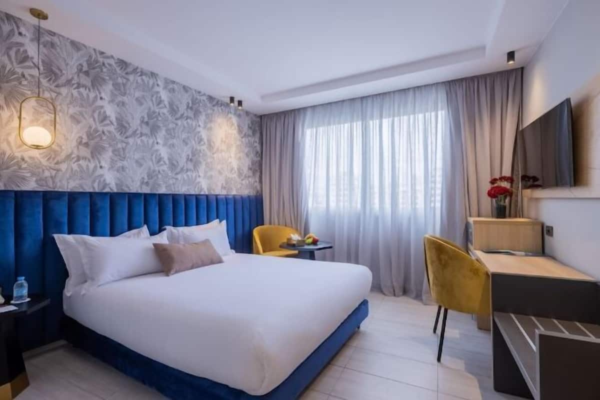 1 bedroom, Frette Italian sheets, premium bedding, minibar