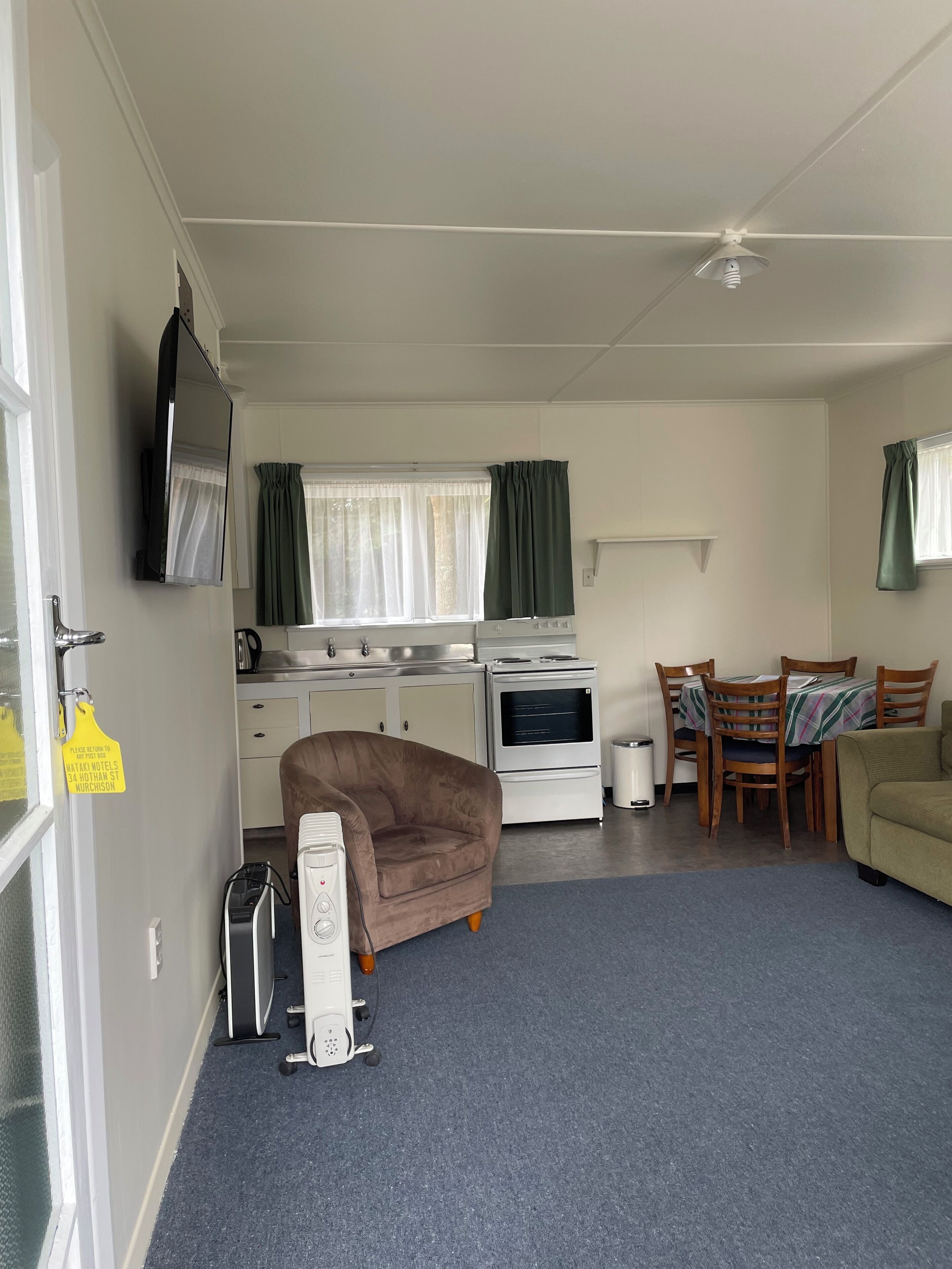 standard apartment, 2 bedrooms | private kitchen | fridge, microwave, coffee/tea maker, electric kettle