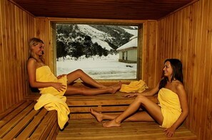 Behandelingskamers voor koppels, een sauna, een bubbelbad