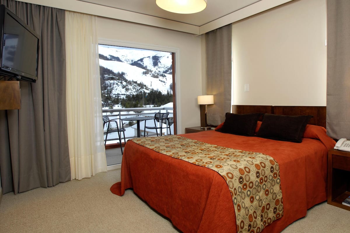 2 Schlafzimmer, hochwertige Bettwaren, Betten mit Memory-Foam-Matratzen