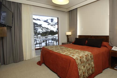 Premium bedding, memory-foam beds, in-room safe, desk