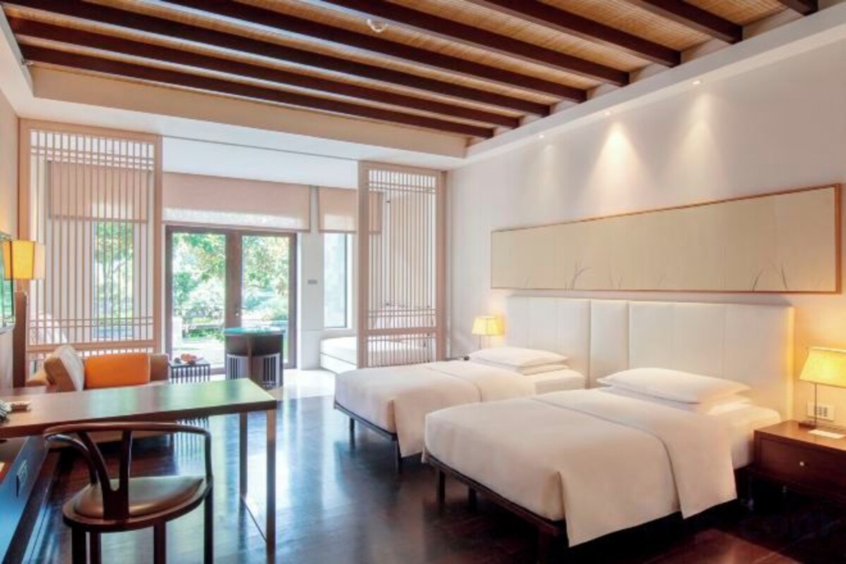 2-bed Room With Courtyard View