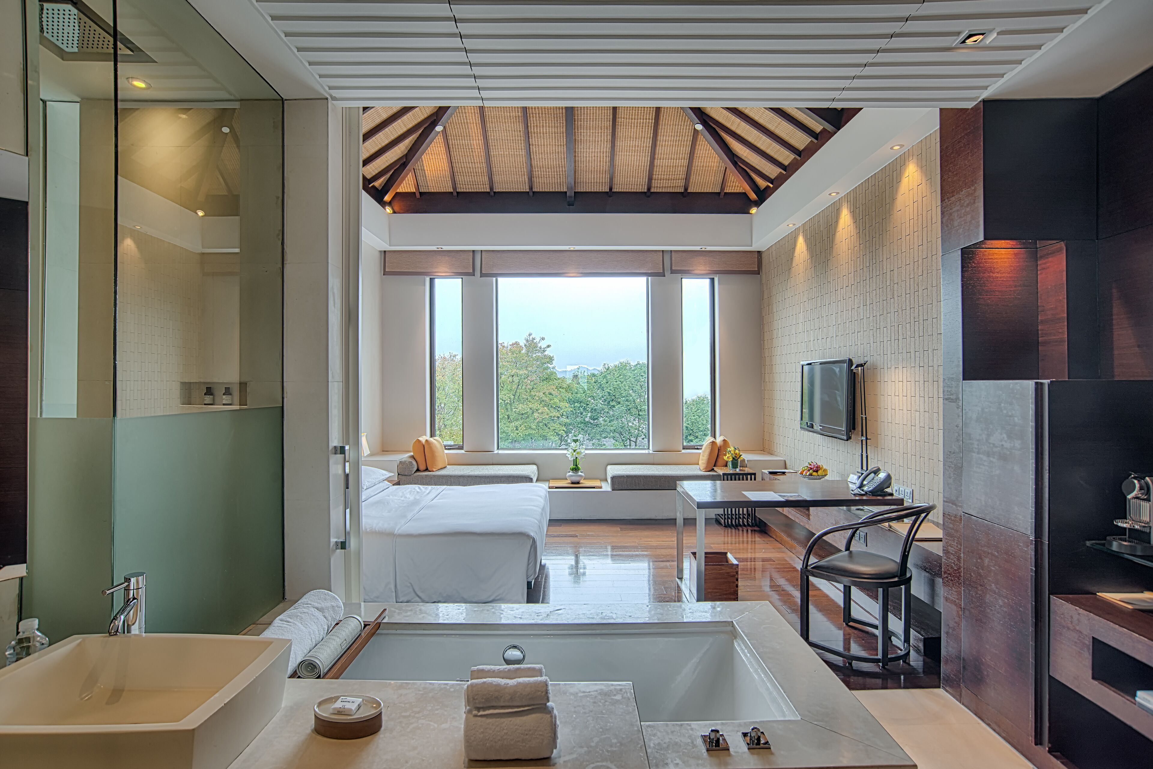 1 king bed | 1 bedroom, premium bedding, minibar, in-room safe