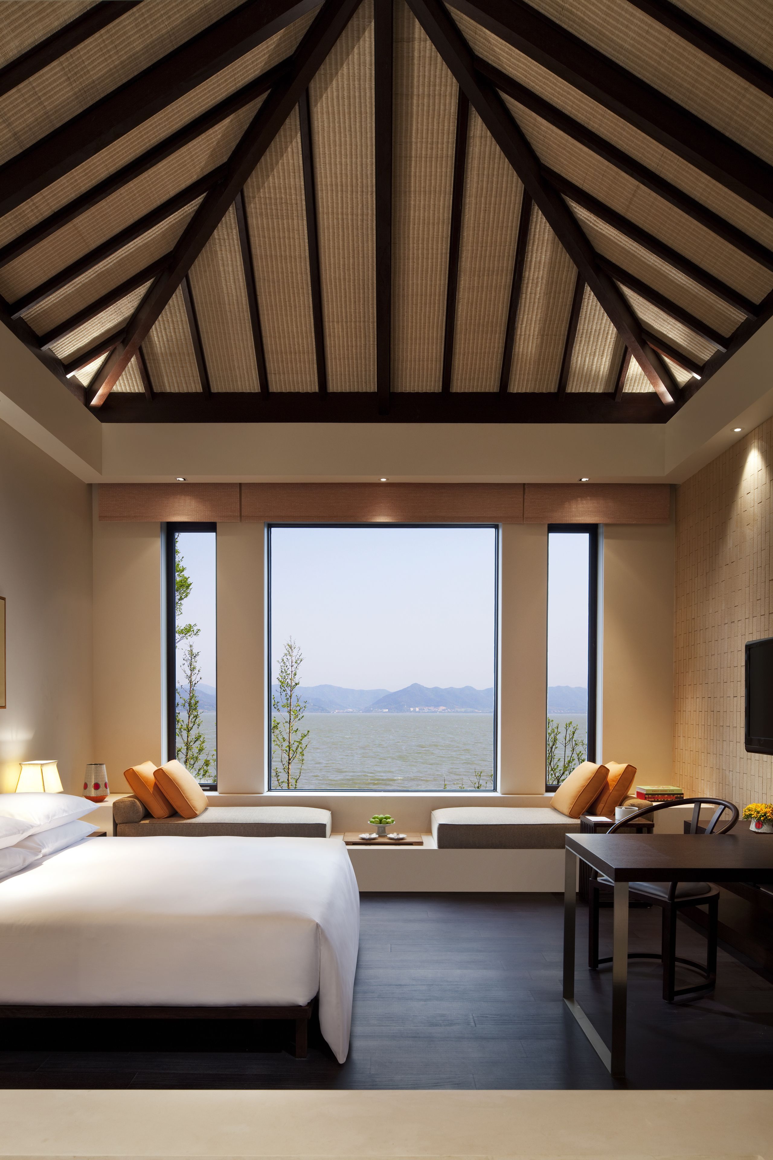 1 King Bed Lake View | Lake view