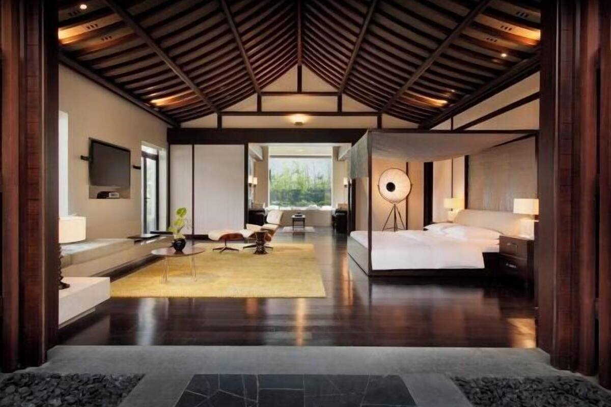 1 bedroom, premium bedding, minibar, in-room safe