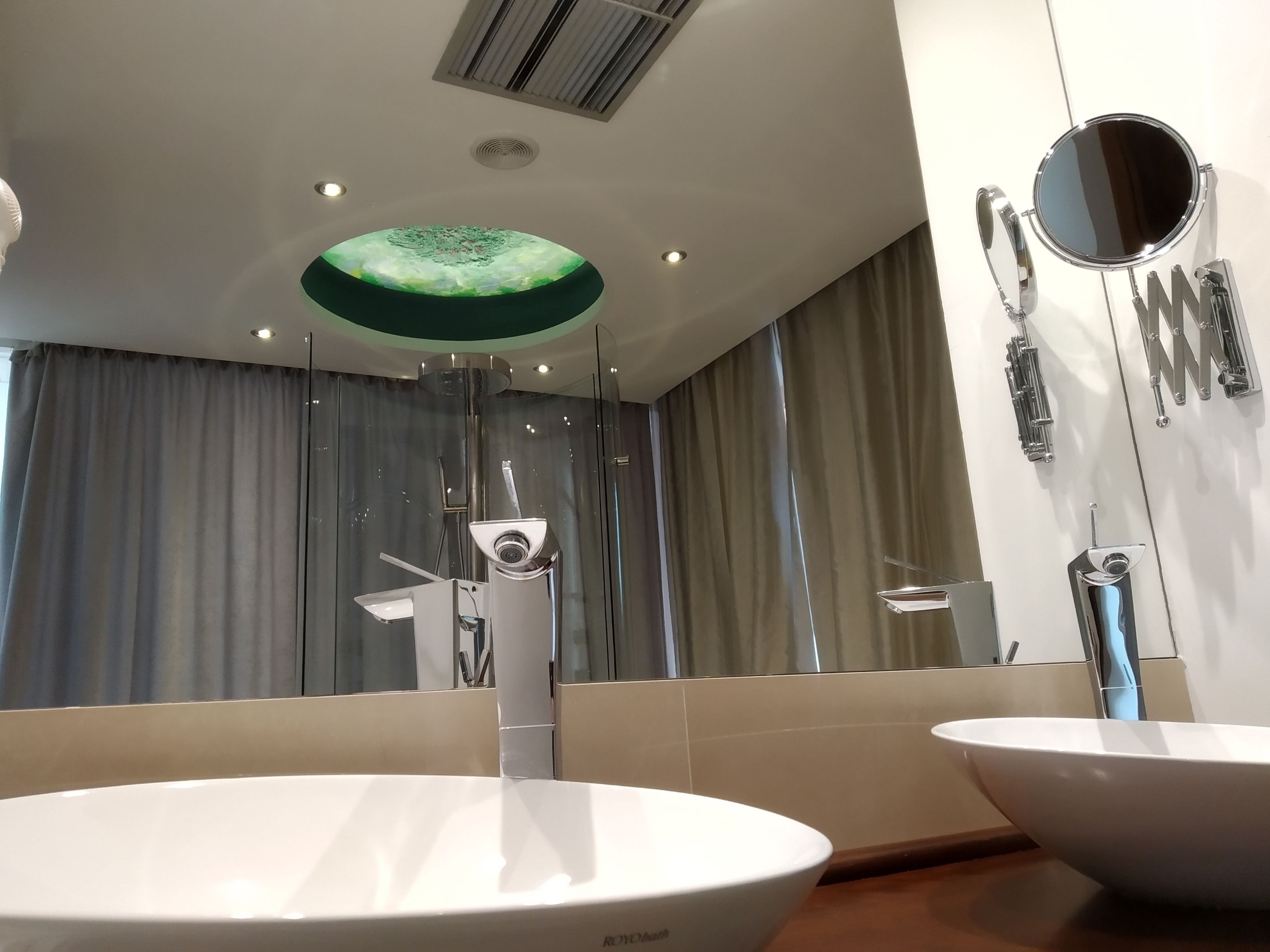 suite, 1 bedroom | bathroom | shower, free toiletries, hair dryer, bidet
