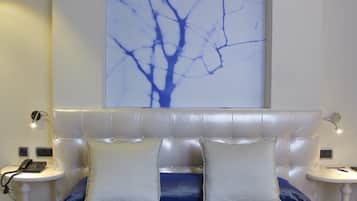1 bedroom, premium bedding, down duvets, minibar