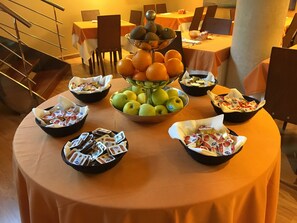 Daily buffet breakfast for a fee