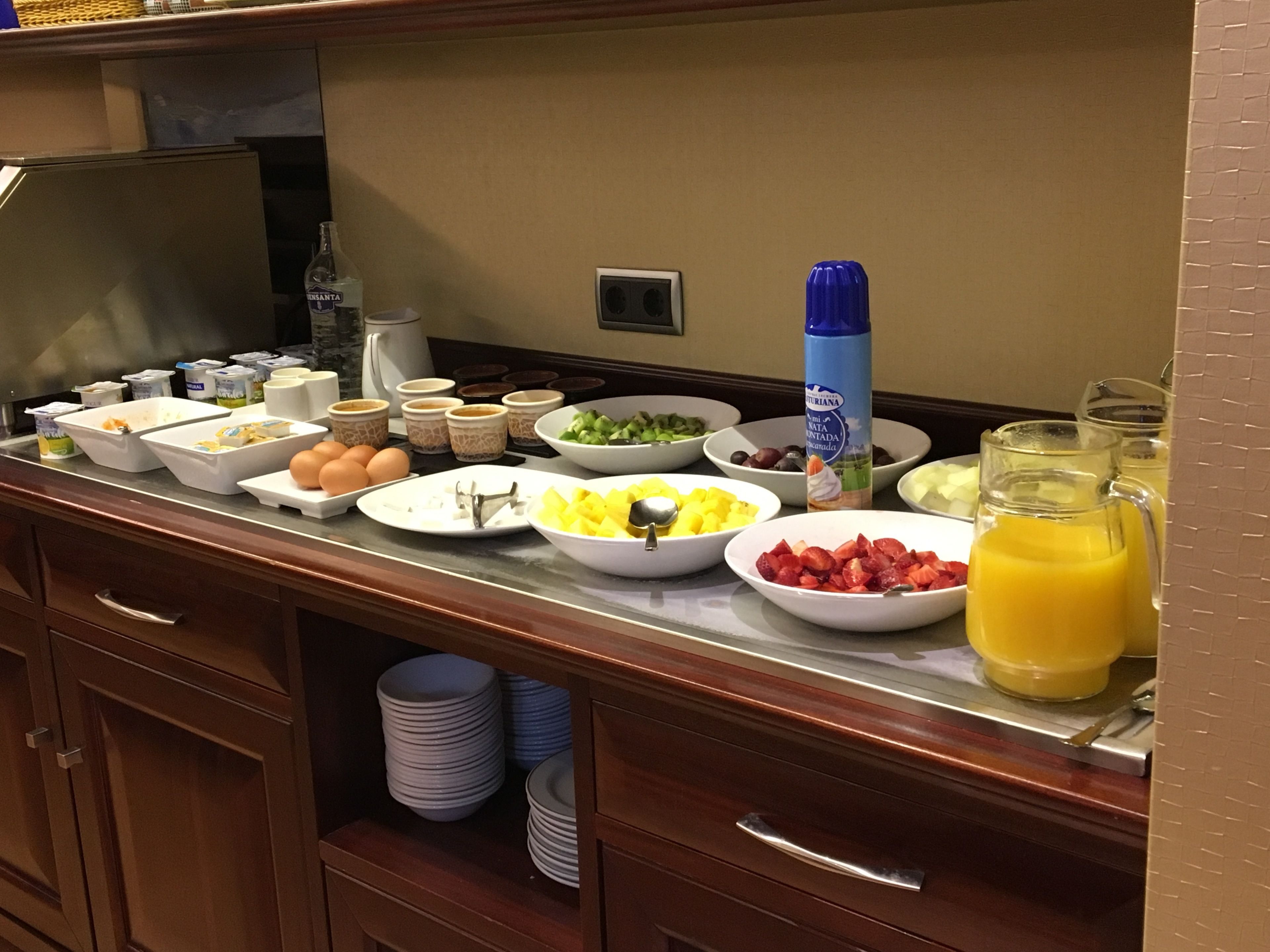 daily buffet breakfast for a fee