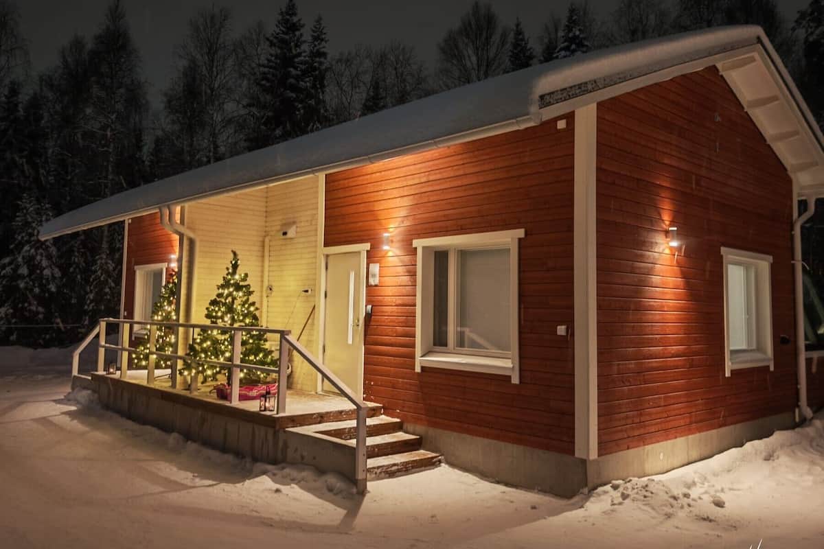 Superior Plus Cottage, Sauna | Blackout drapes, soundproofing, iron/ironing board (on request)