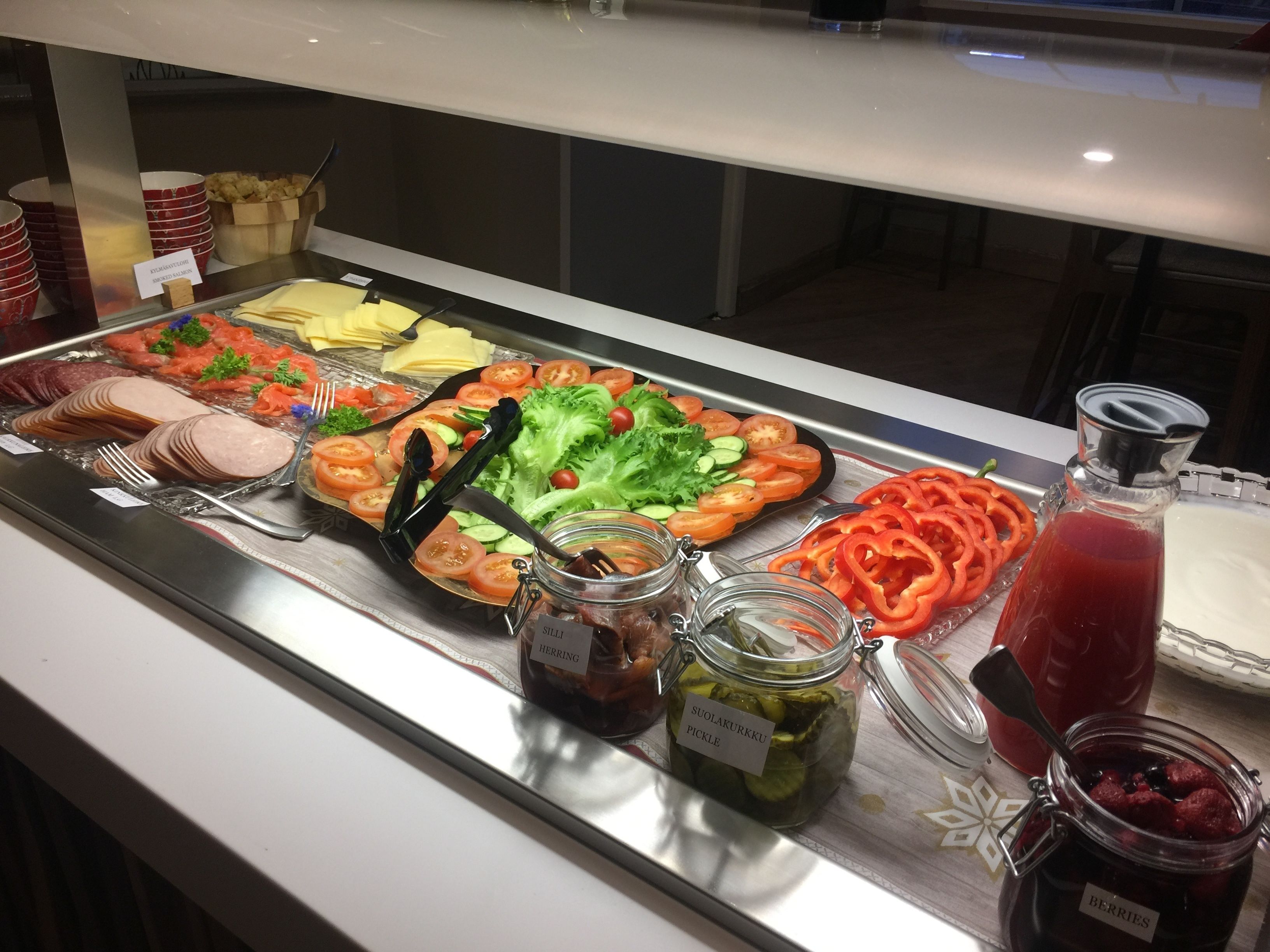 含每日吃到飽早餐