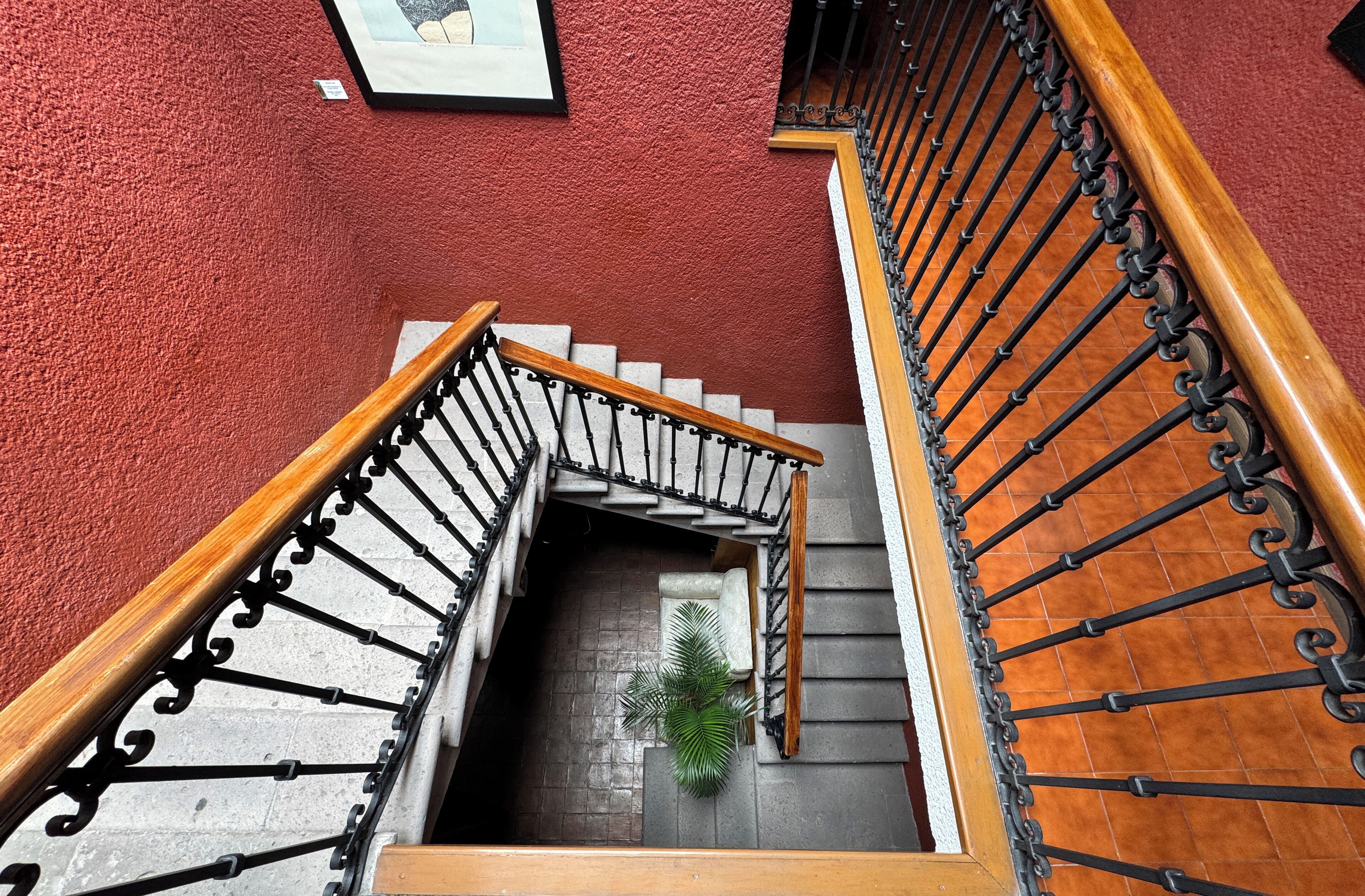 handrails in stairways