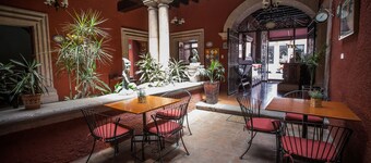 Pórtico Hotel & Galería
