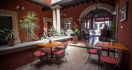 Pórtico Hotel & Galería