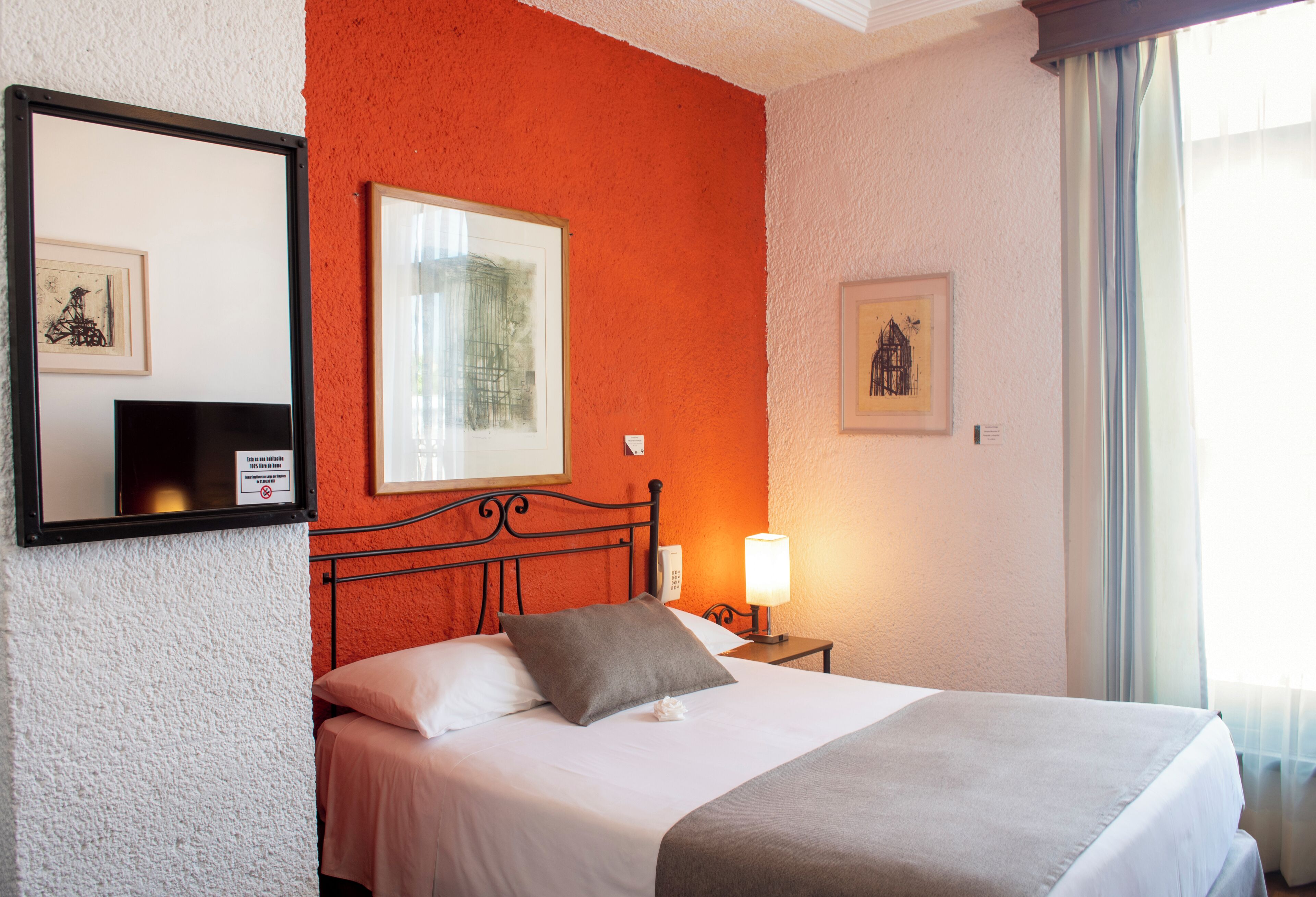 standard room, 1 double bed | 1 bedroom, minibar, in-room safe, individually decorated