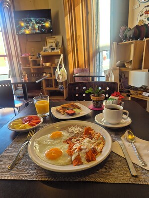 Daily full breakfast for a fee - Pórtico Hotel & Galería (Morelia)
