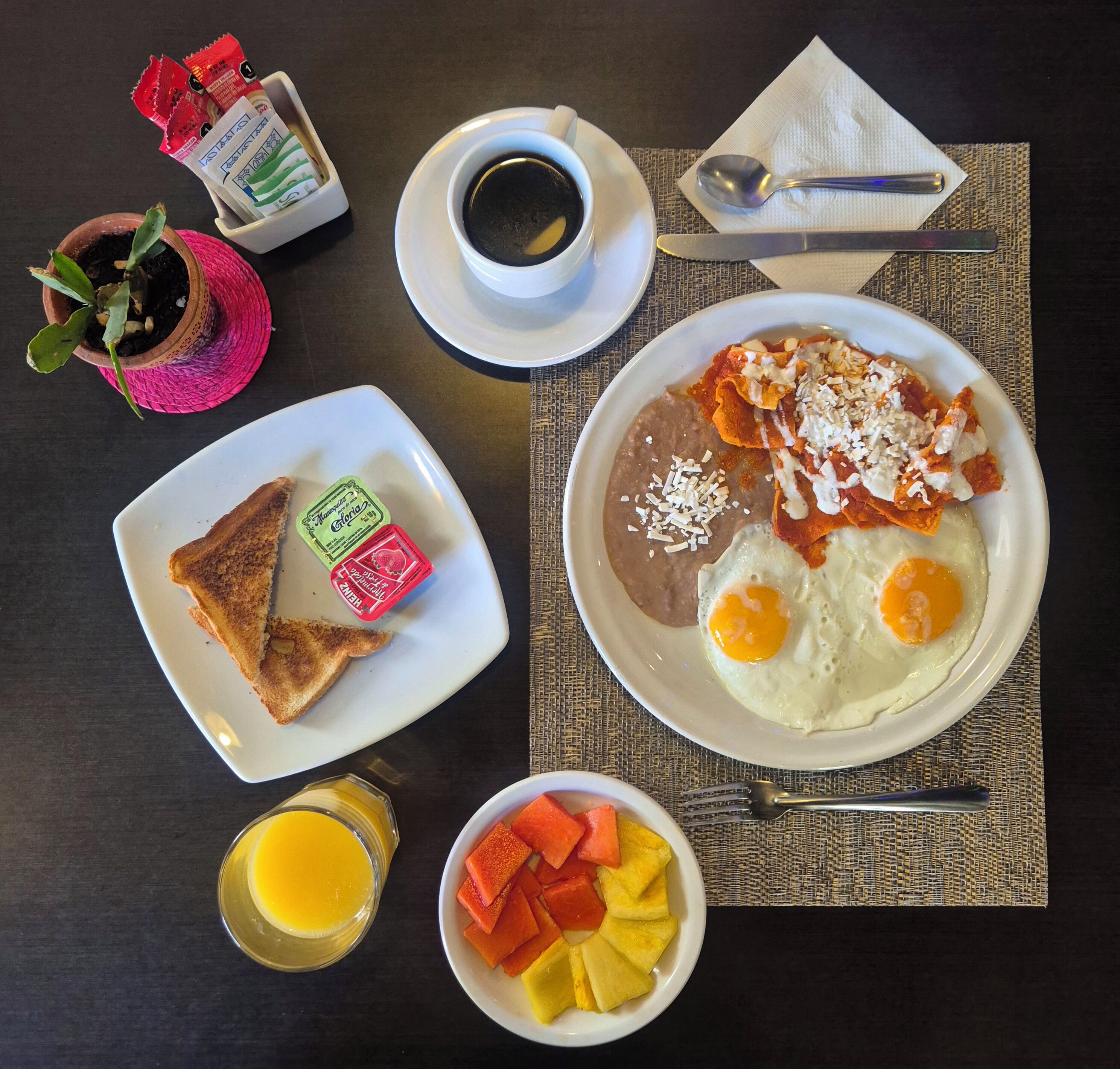 daily full breakfast (mxn 145 per person)
