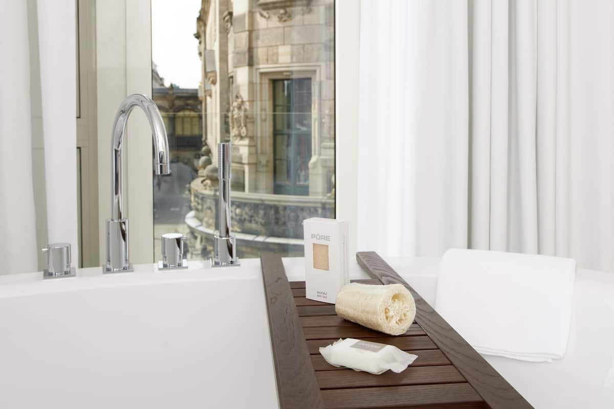 xgrand room, 1 queen bed, multiple view | hypo-allergenic bedding, free minibar, in-room safe, desk