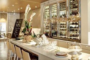 2 restaurants servant le dßner, spécialités Cuisine allemande