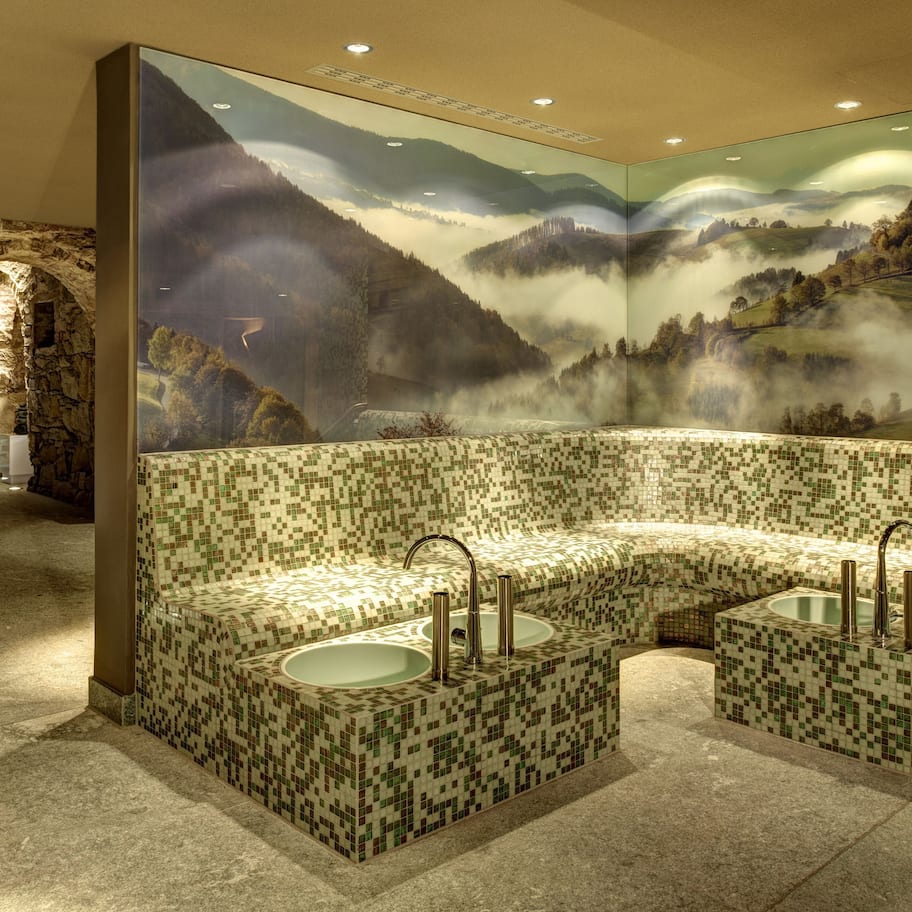 Sauna, body treatments, hydrotherapy, aromatherapy, hot stone massages