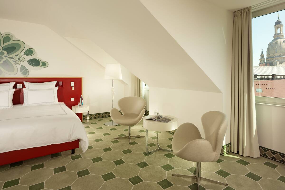 Deluxe kamer, 1 slaapkamer, uitzicht op de stad | Uitzicht vanuit de kamer