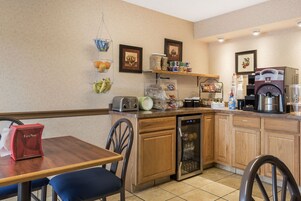 Free daily continental breakfast