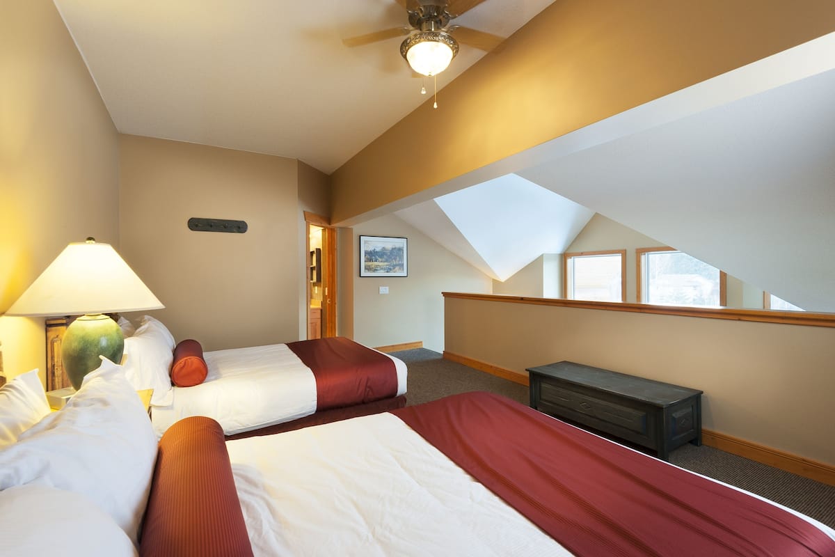 Ropa de cama de alta calidad, cubrecamas y colchones con pillow-top