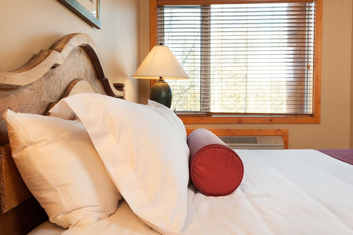 Ropa de cama de alta calidad, cubrecamas y colchones con pillow-top