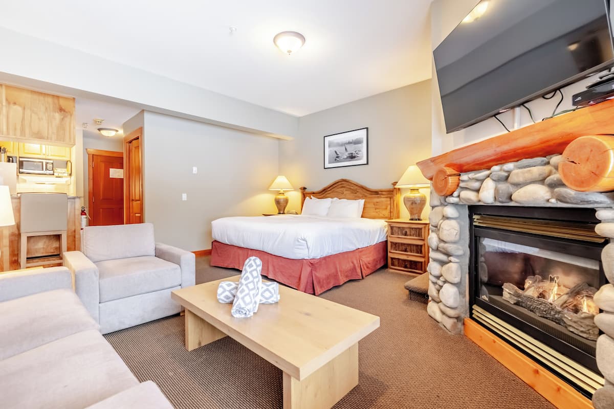 Premium bedding, down comforters, pillowtop beds, desk